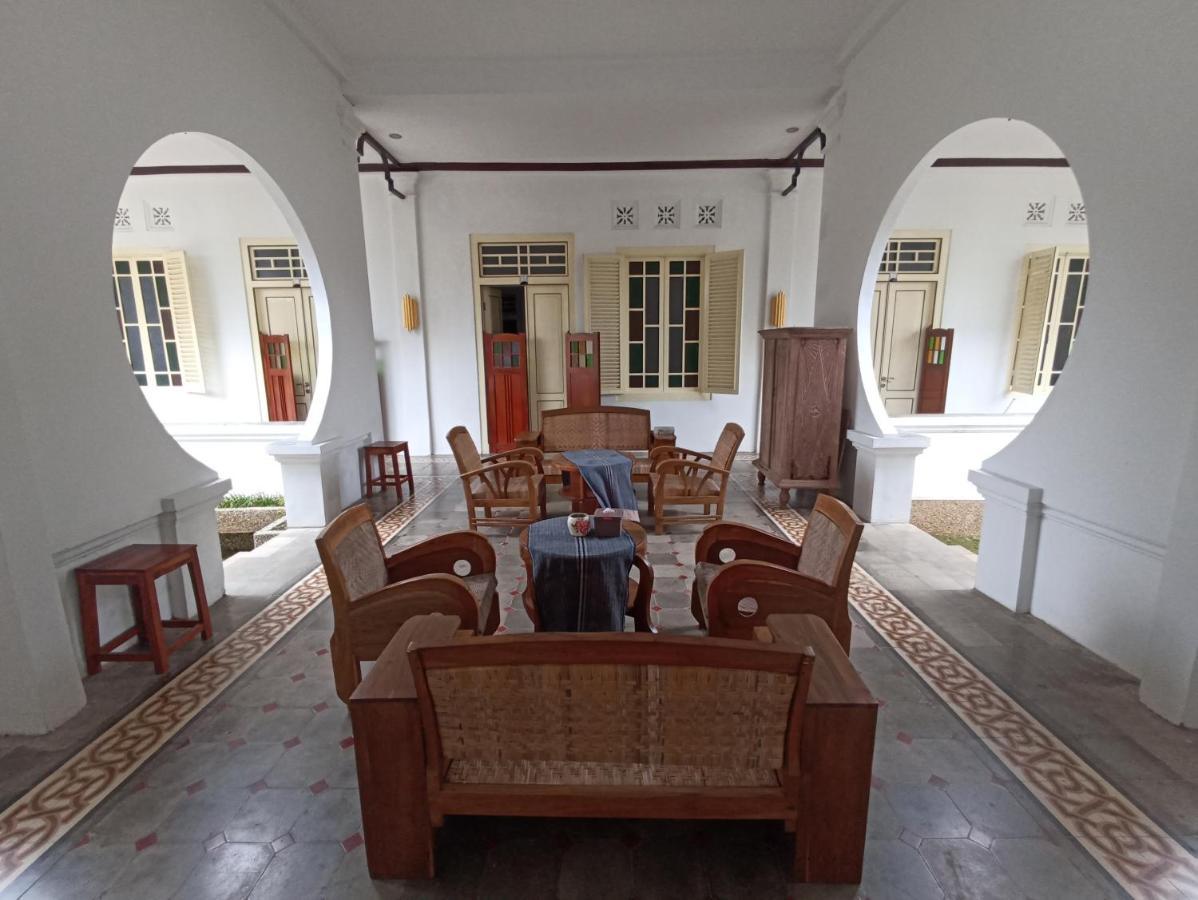 Mruyung Guest House Kota Lama Banyumas Mitra Reddoorz Екстер'єр фото